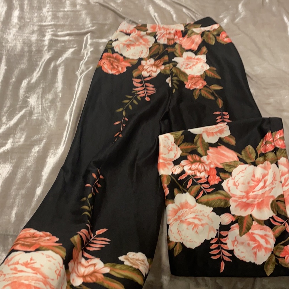 Two piece - Picture 4 of 4